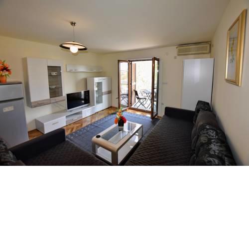 Apartments Dobranic
