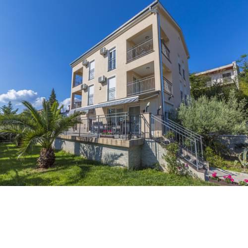 Apartments Dolly Pistacio