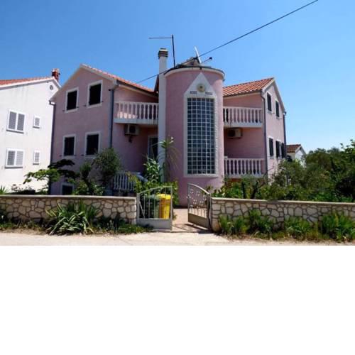 Apartments Dragan