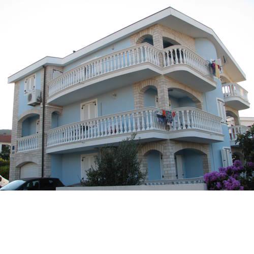Apartments Golubić