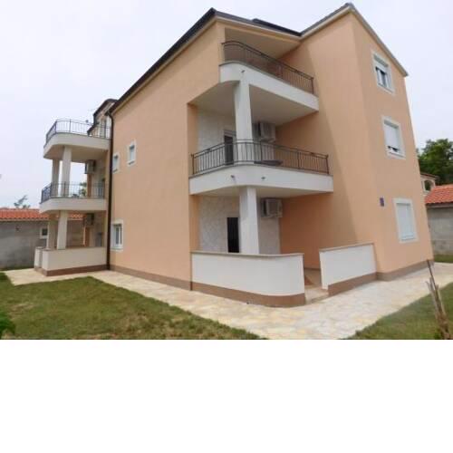 Apartments Green in Privlaka