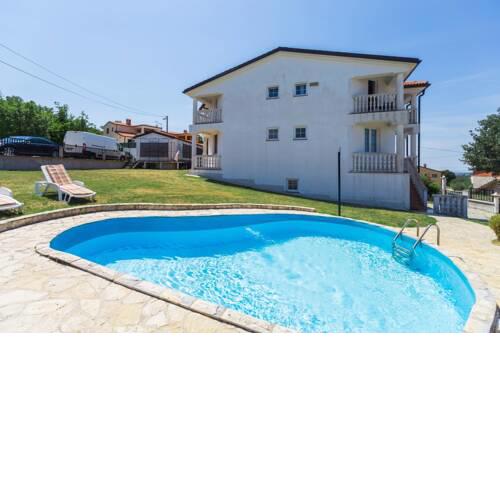 Apartments House Topal with pool in Radmani Poreč for max 21 persons