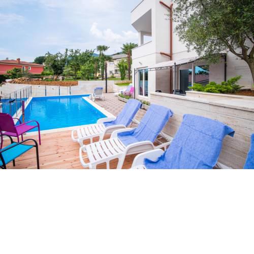 Apartments Ika