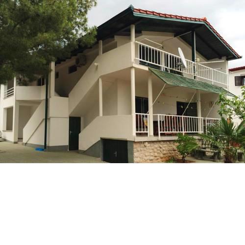 Apartments im Haus Lana Starigrad Paklenica - CDN051006-DYA