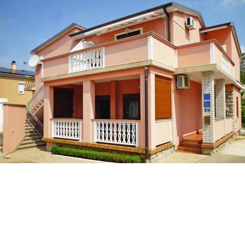 Apartments im Haus Pink Starigrad Paklenica - CDN051003-CYA