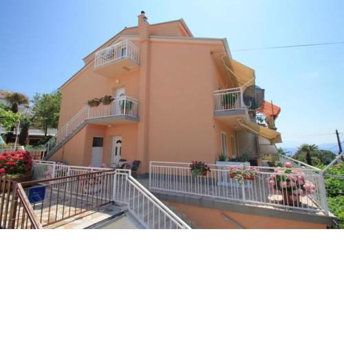 Apartments in Crikvenica 14220
