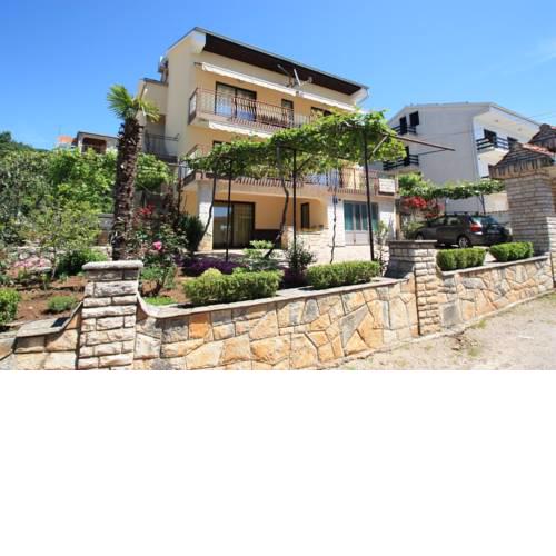 Apartments in Dramalj 5747