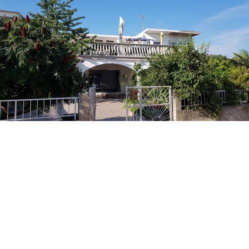 Apartments in Pirovac 34905