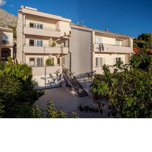 Apartments Irena