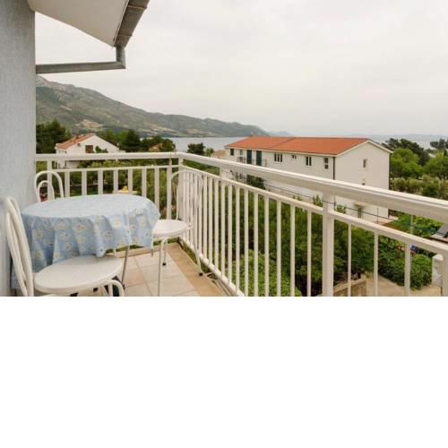 Apartments Jaki