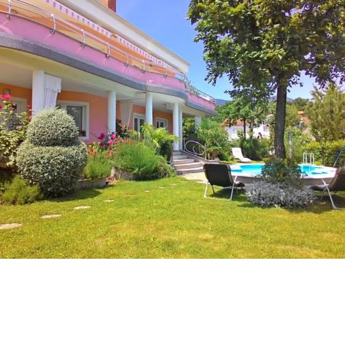 Apartments Josip