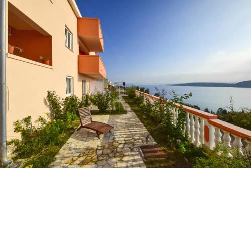 Apartments Komadina 596