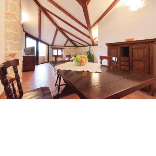Apartments Ladonja