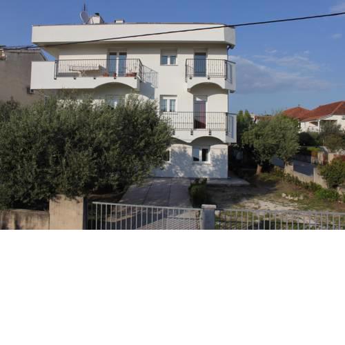 Apartments Lara Borik