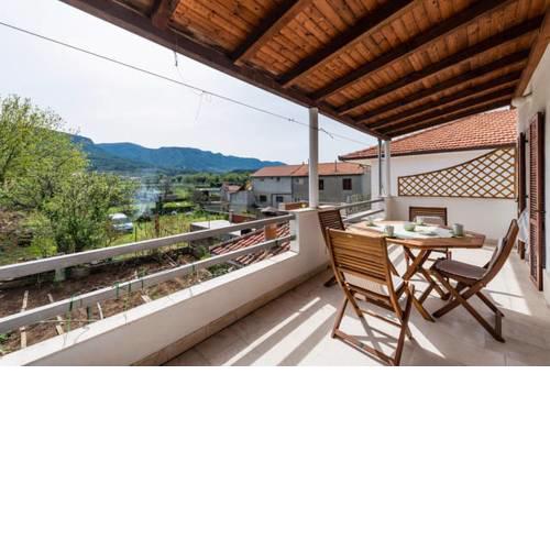 Apartments Lazaneo