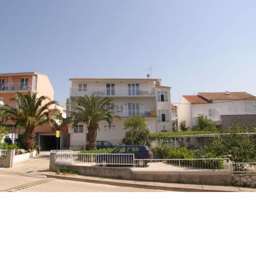 Apartments Ljubo