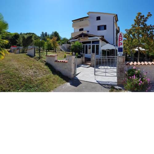 Apartments Lori