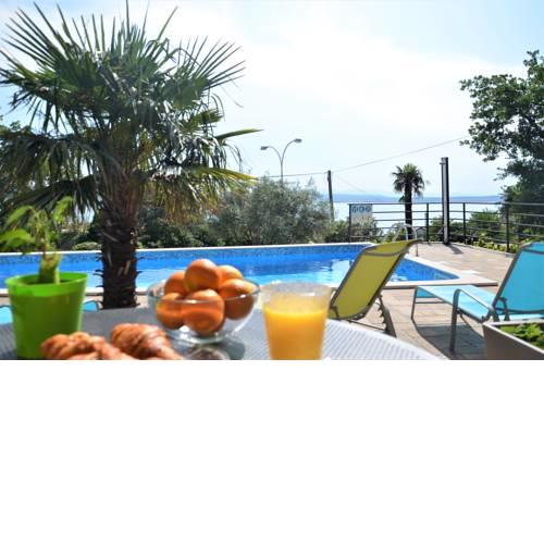 Apartments Lounger Frkovic