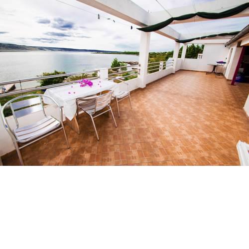 Apartments Maestral- on the beach