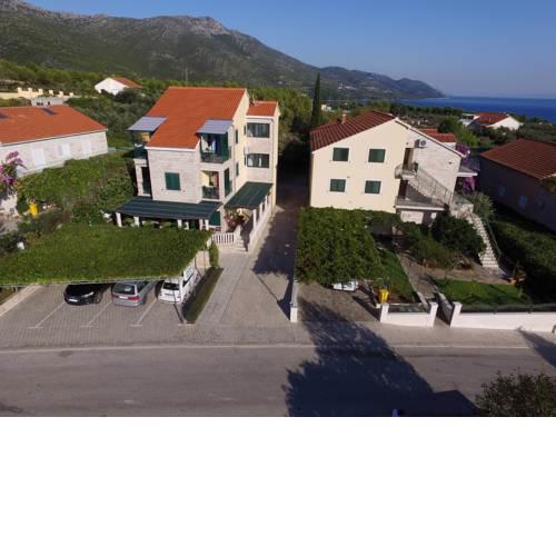 Apartments Maestral