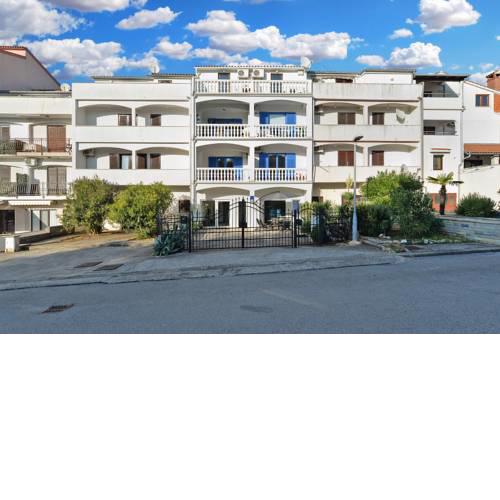 Apartments Maja 1298
