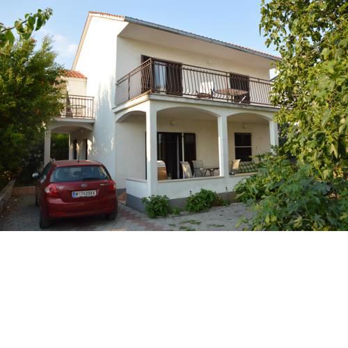 Holiday House Maja