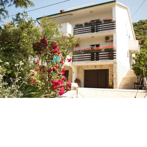 Apartments Maja