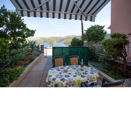 Apartments Mala Karla 1685