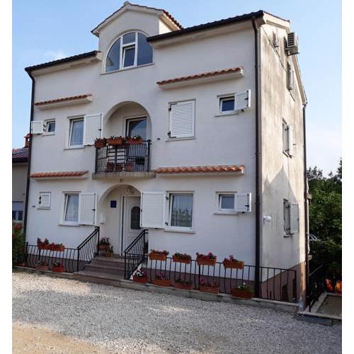 Apartments Mali Maj, Punta 37, Brkljacic