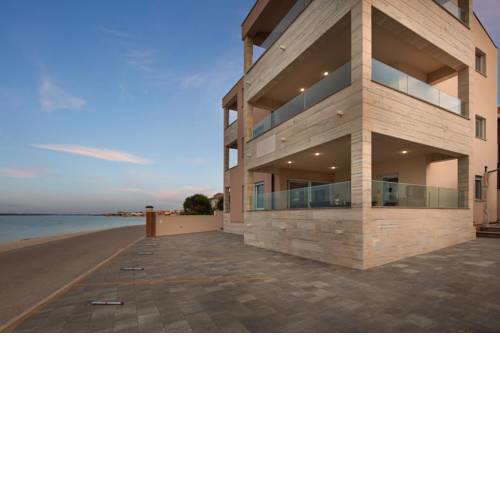 Apartments Malibu Royal
