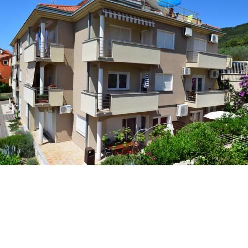 Apartments Mara Cres