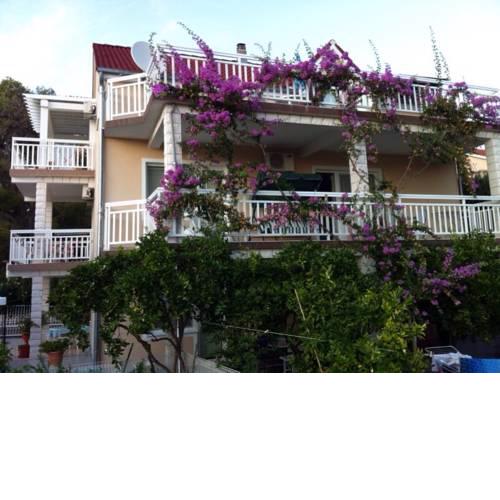 Apartments Mara