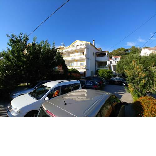 Apartments Mare