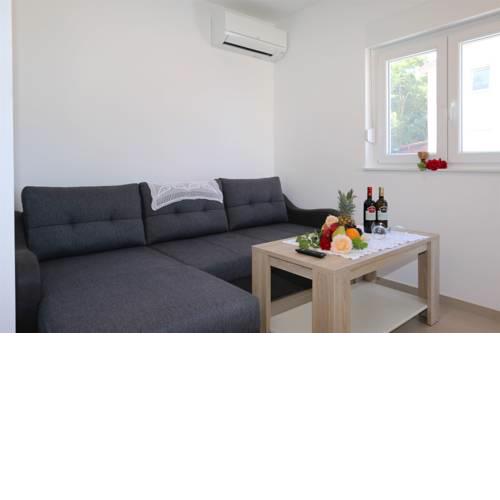 Apartments Maric-Hlapa
