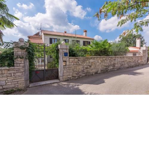 Apartments Marinela Korsa