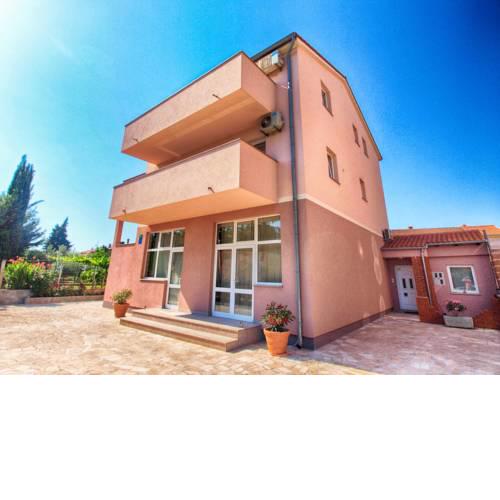 Apartments Marko 1419