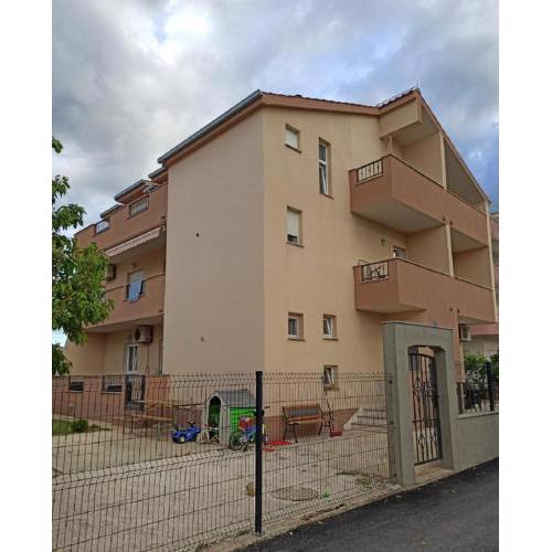 Apartments Matko-200m from the beach