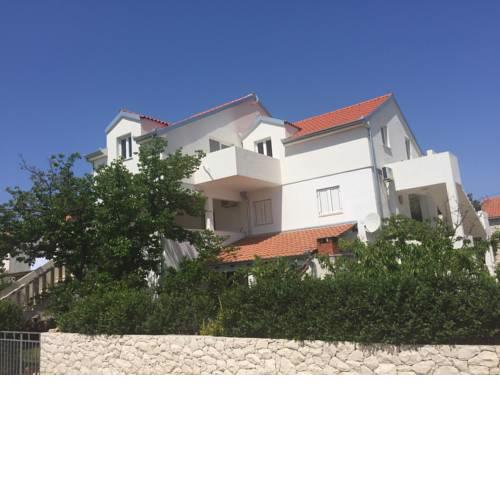 Apartments Milica