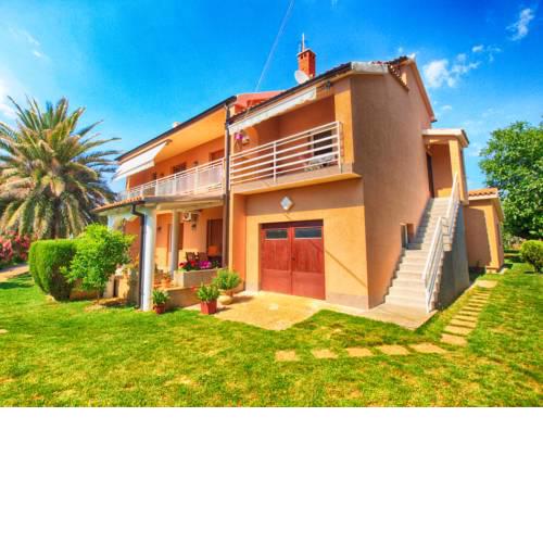 Apartments Mira 667