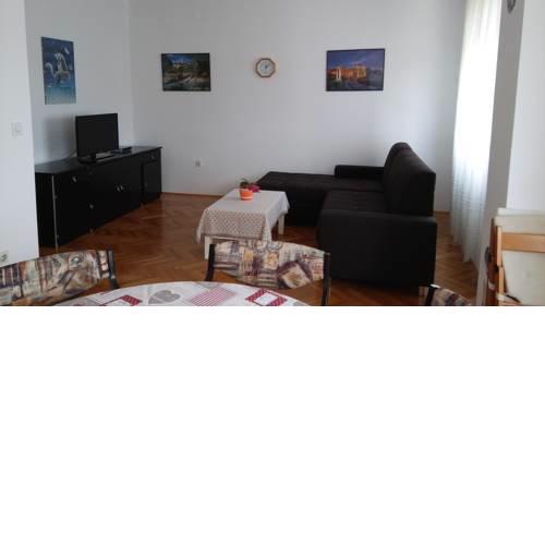 Apartments Mira