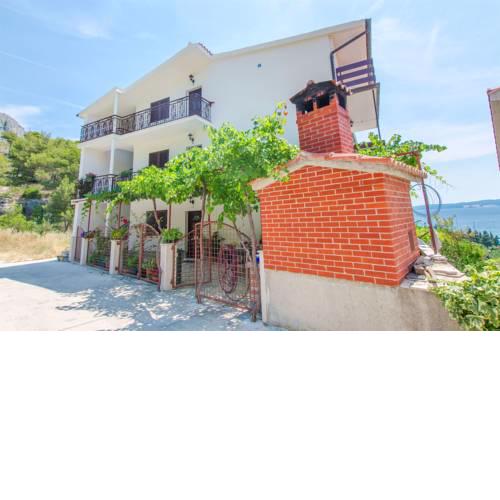 Apartments Mladen