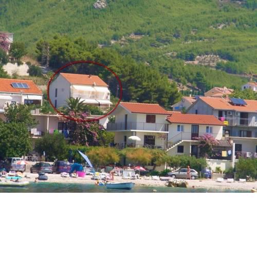 Apartments and Rooms Mladenka