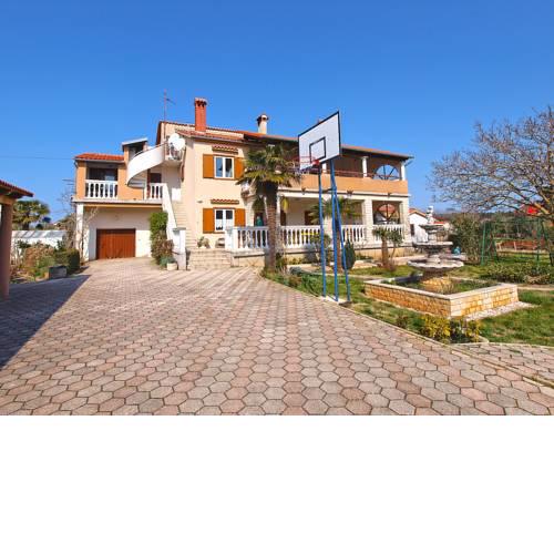 Apartments Munida 734