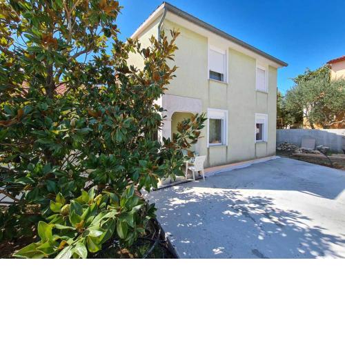 Apartments Nevenka 2122