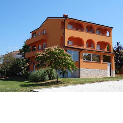 Apartments Orange Medulin