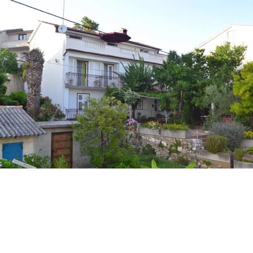 Apartments Pahljina