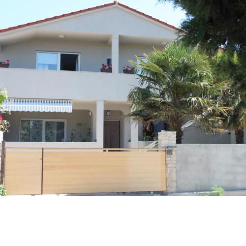 Apartments Pezić