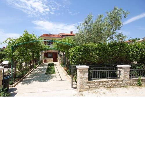 Apartments Pifar