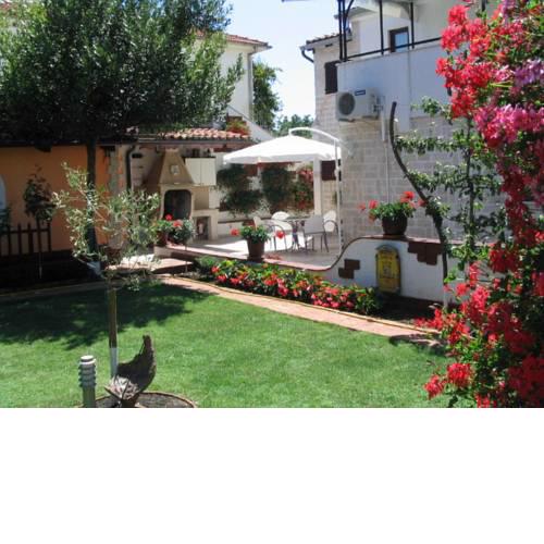 Apartments Pino