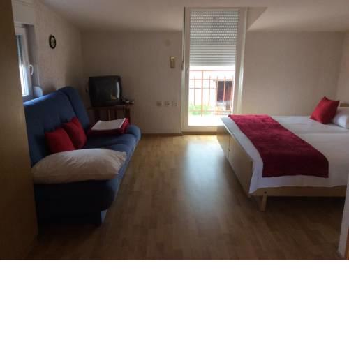 Apartments Pirovac